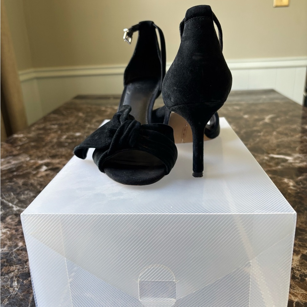 VINCE CAMUTO - Black Women's Heels with Bow - Picture 2 of 6